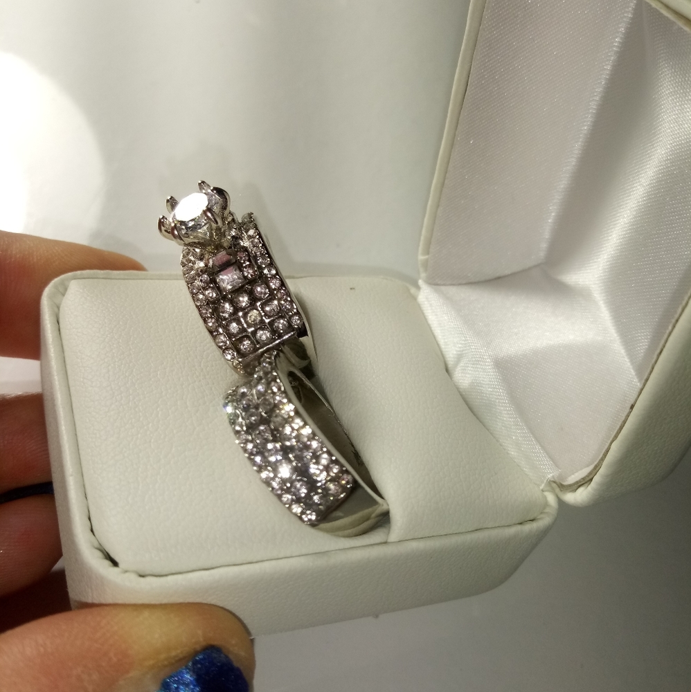 Remarkable Wedding Set - Picture 7 of 7